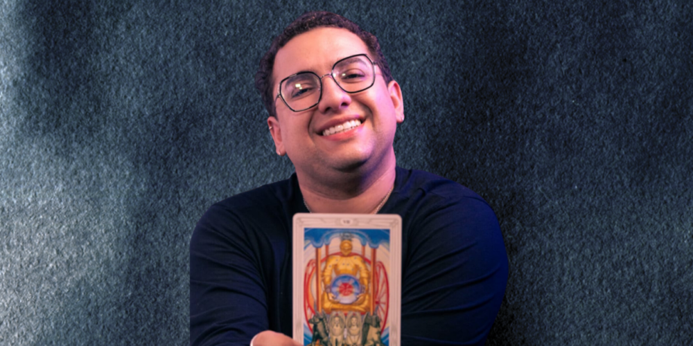 Gold and Navy Magic Instagram Template (Miniatura do YouTube)_20240722_101102_0000